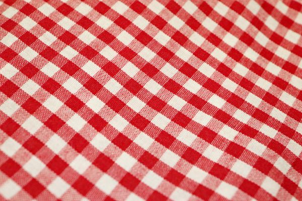 Waarom een tafelkleed een slimme keuze is voor je eettafel