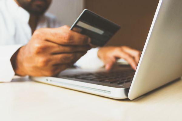 Veilig sportkleding kopen: hoe zorg je dat je online betaling veilig is?